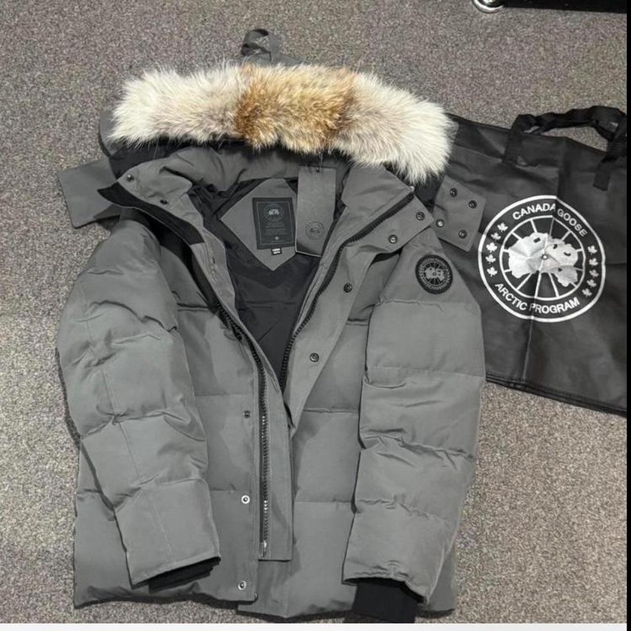 Canada goose grey  Wyndham parka